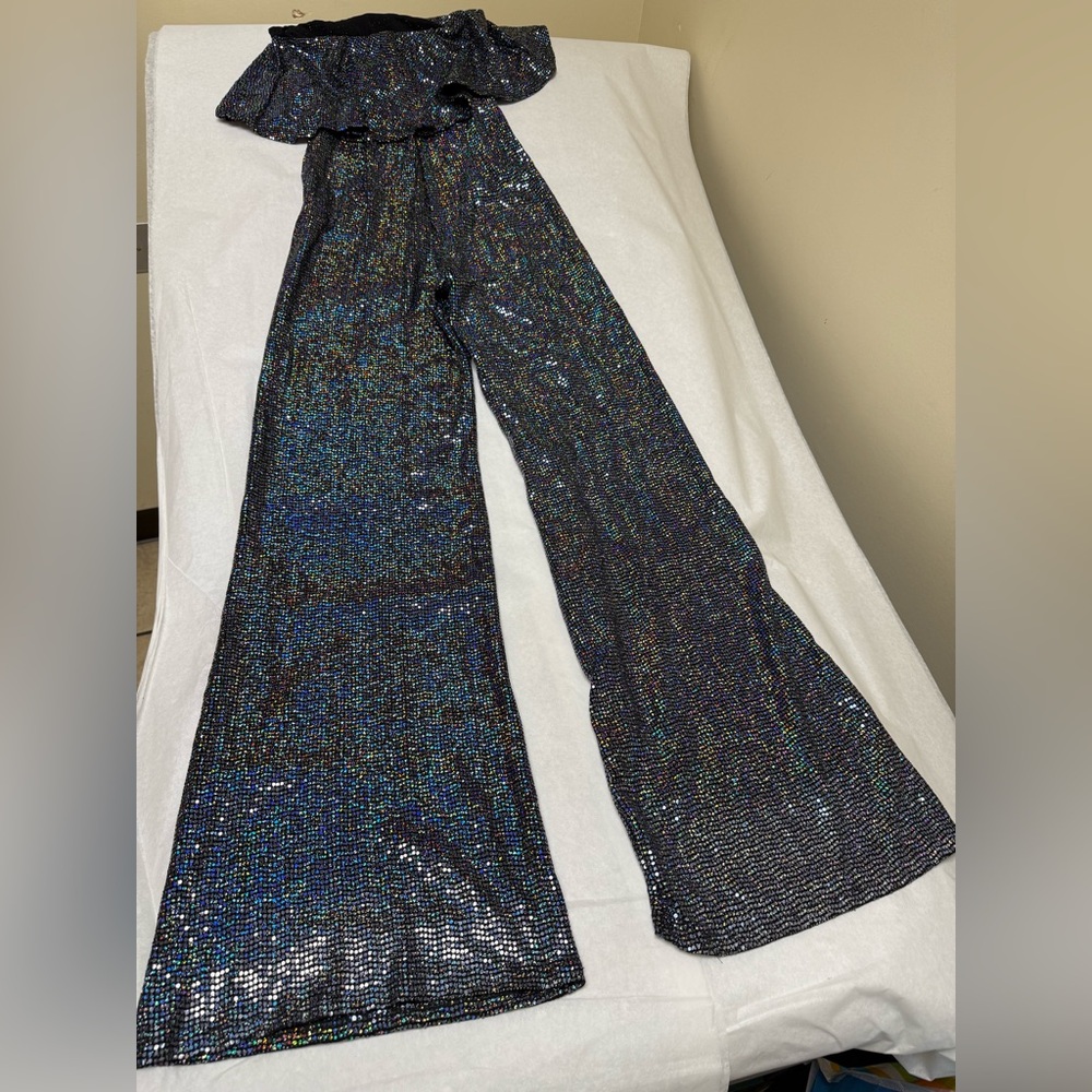 💥Fashion Nova 💥Iridescent Sequin Wide Leg Jumpsuit💥 - Picture 2 of 7